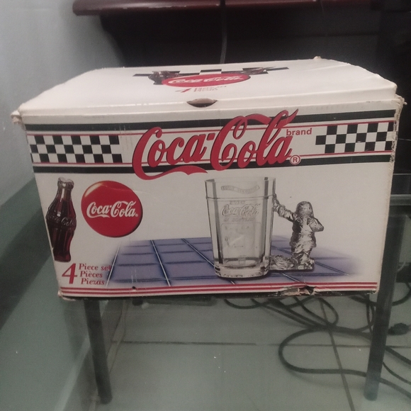 VINTAGE Set of 4 Christmas Crystal Coca-Cola Mugs (1997 Ed) Original Box - Picture 5 of 7